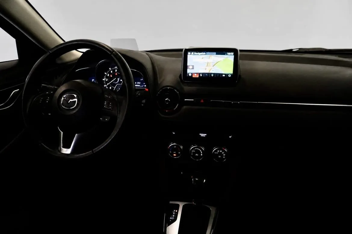 Vehicle image 15