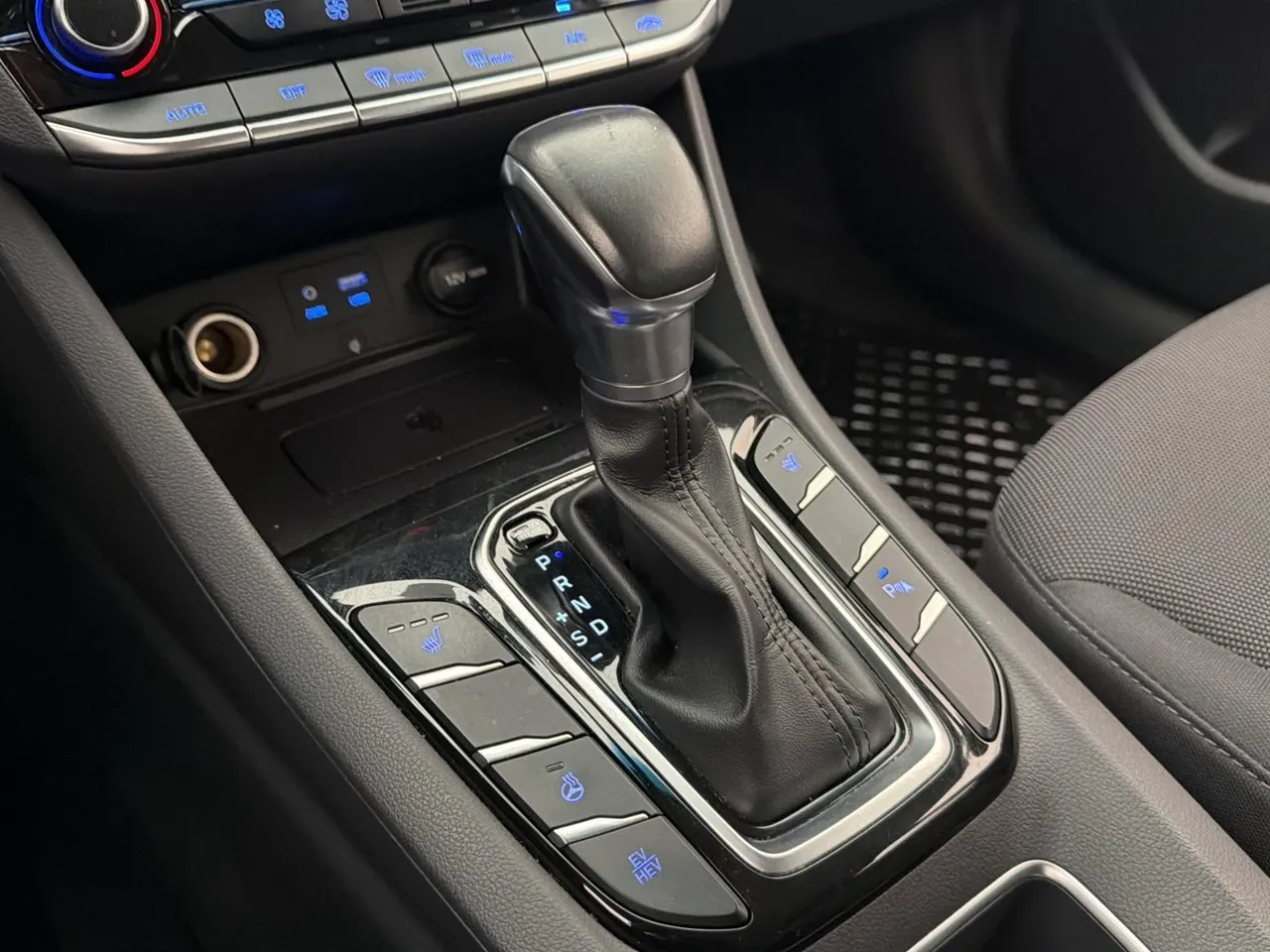 Vehicle image 25