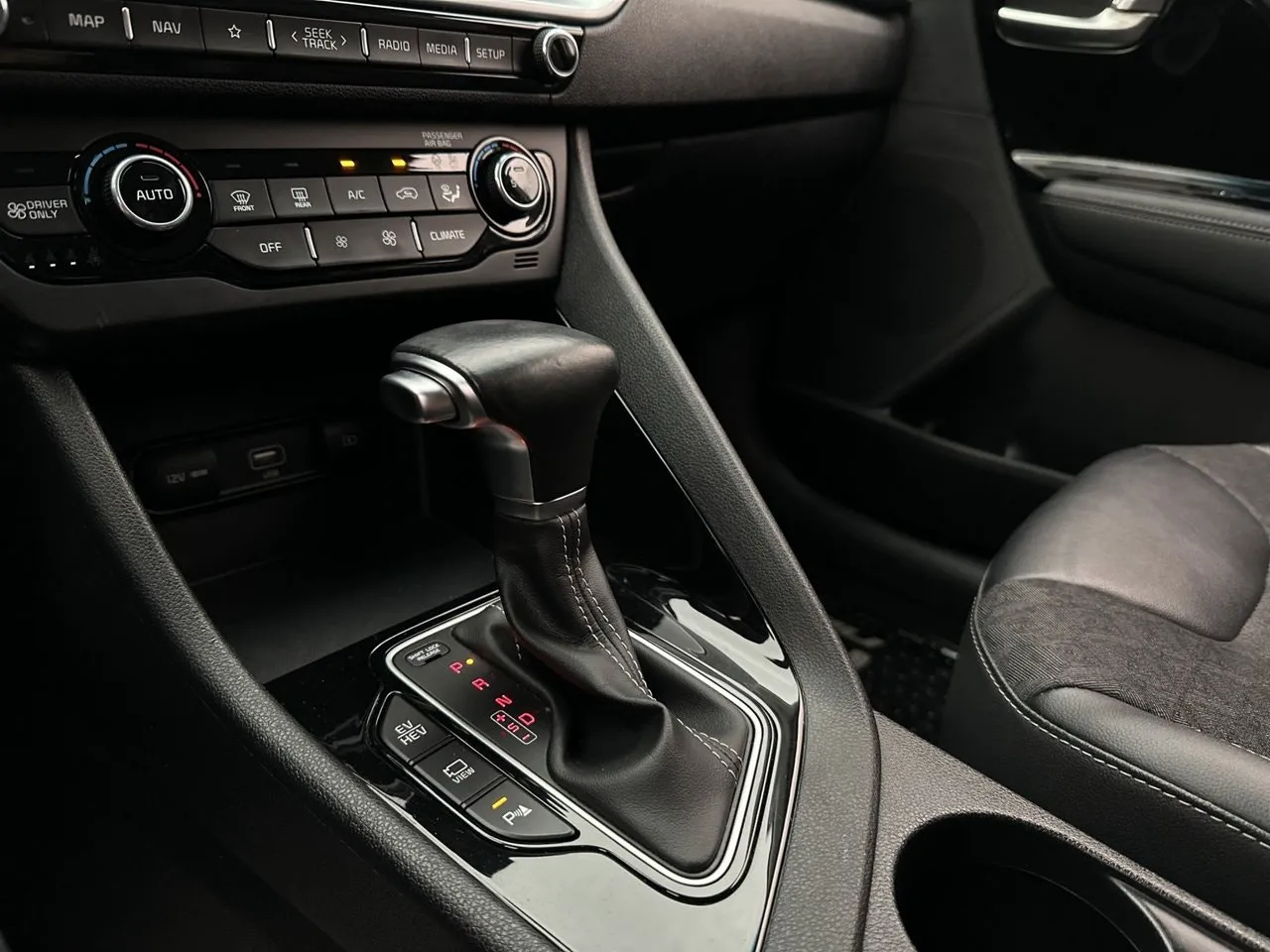 Vehicle image 28