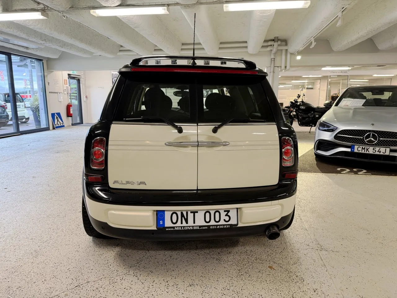 Vehicle image 7