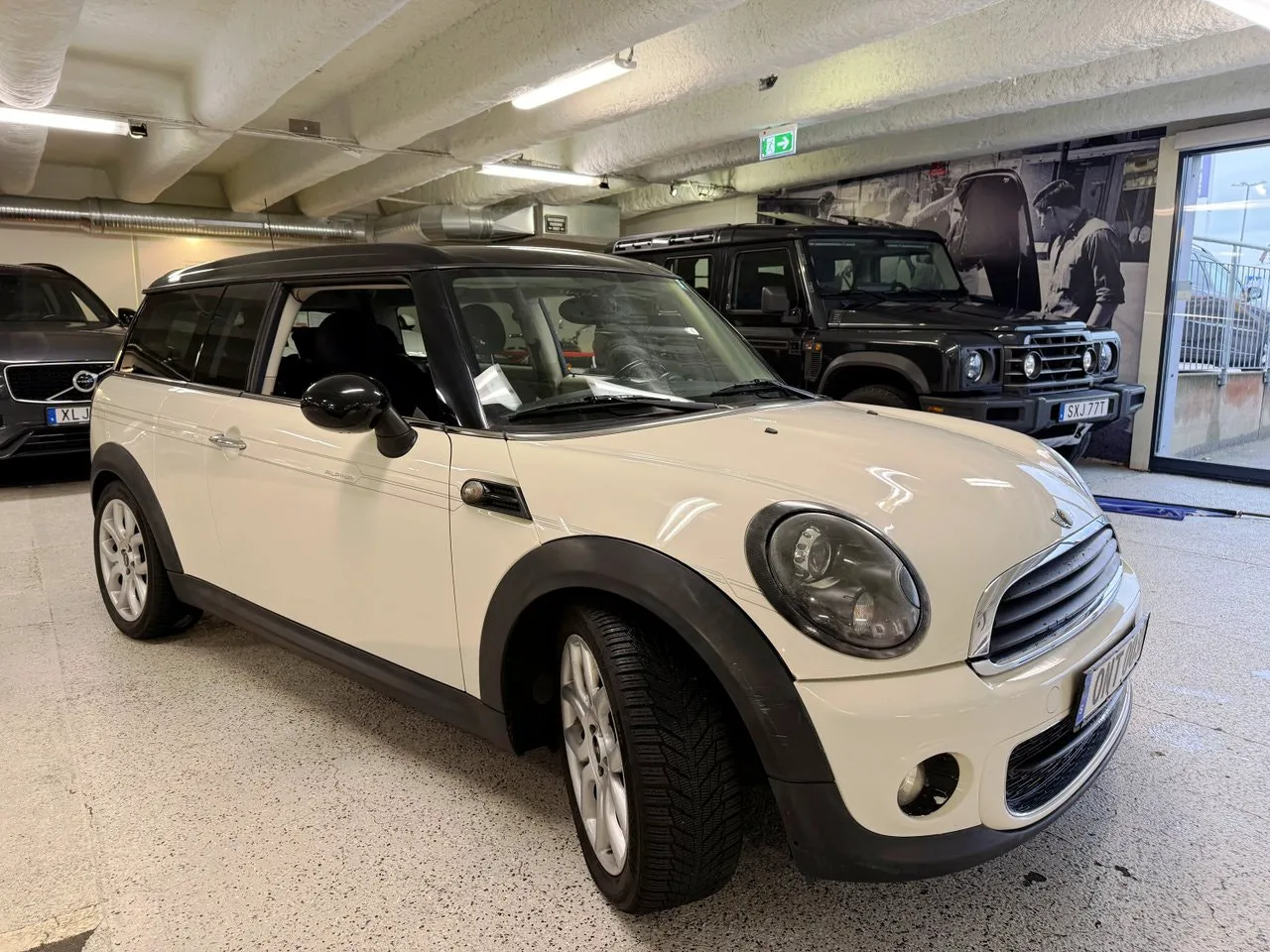 Vehicle image 1