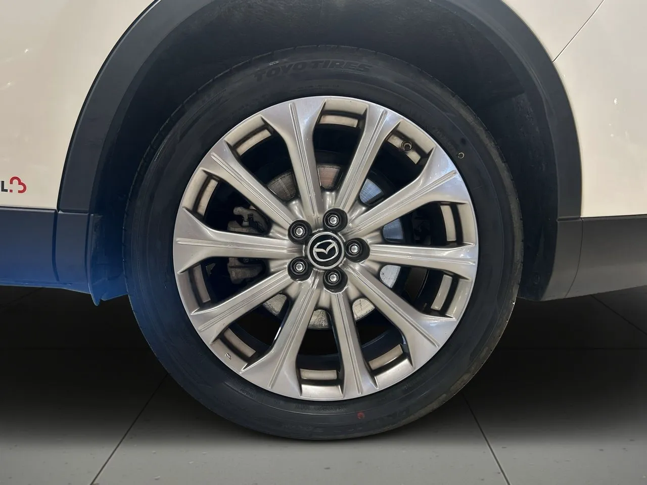 Vehicle image 13