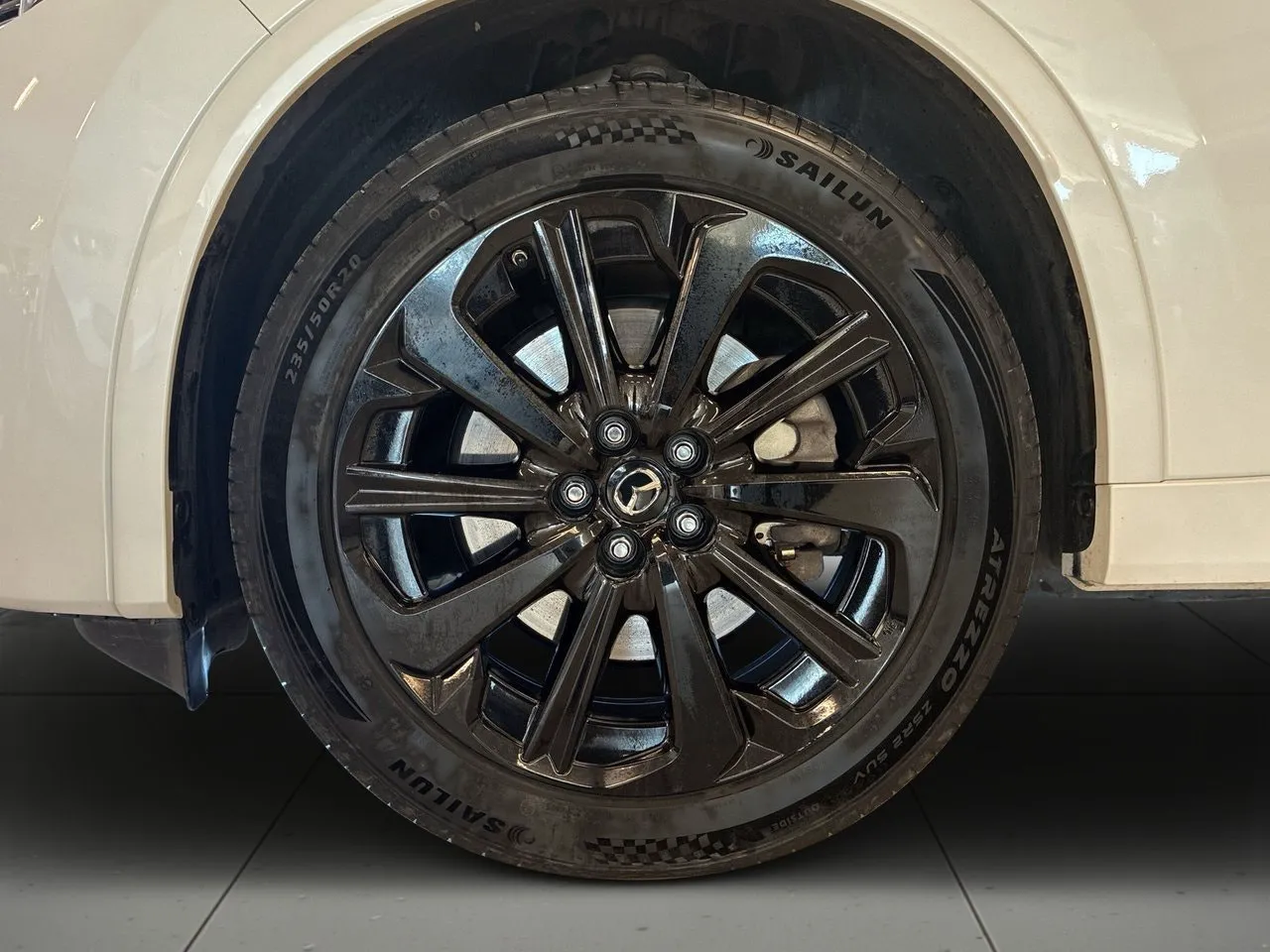 Vehicle image 13