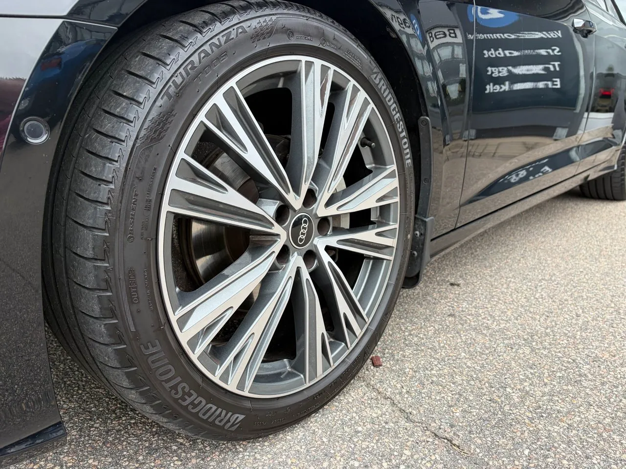 Vehicle image 21