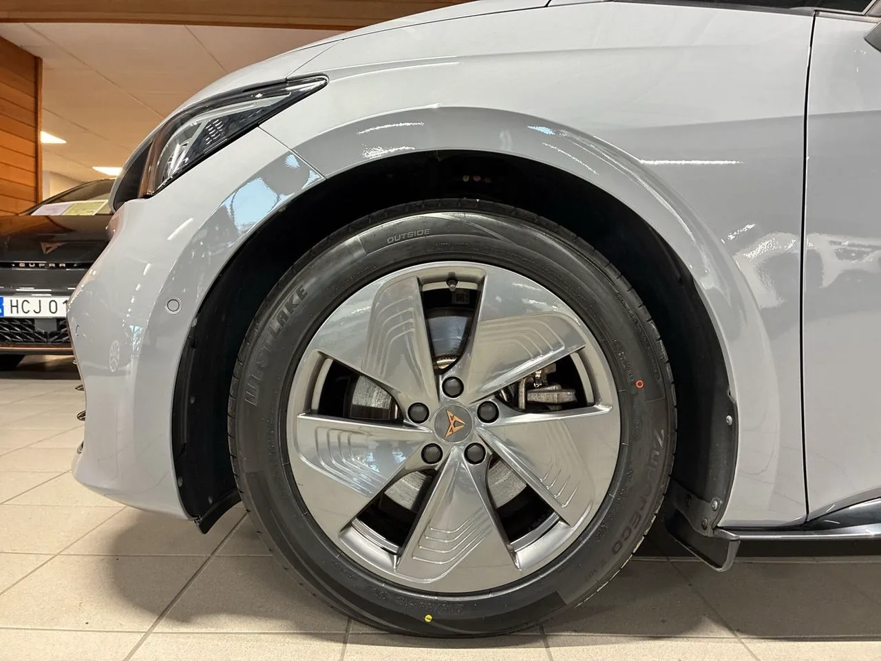 Vehicle image 21