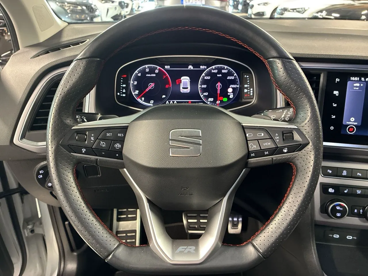 Vehicle image 16