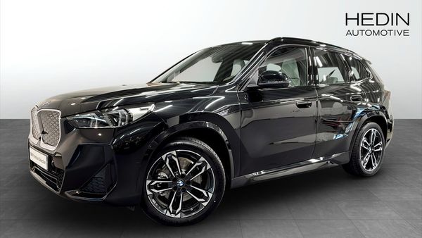 BMW iX1 xDrive30 M Sport 360 HUD Elstol m minne - 2026