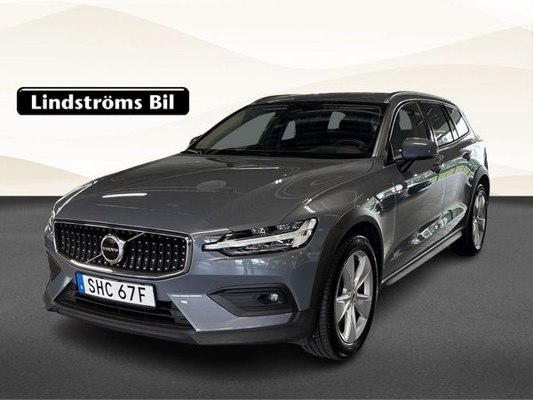 Volvo V60 Cross Country B4 AWD Core Dragkrok Värmare V-hjul - 2023