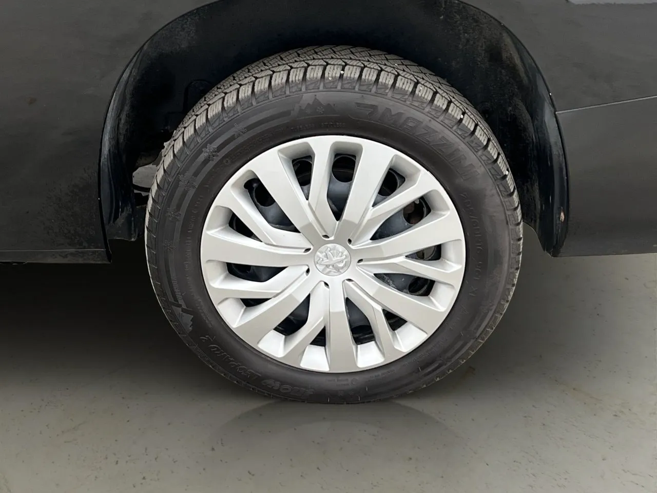 Vehicle image 30