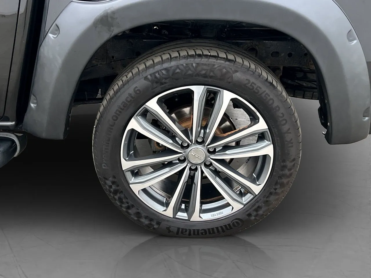 Vehicle image 30