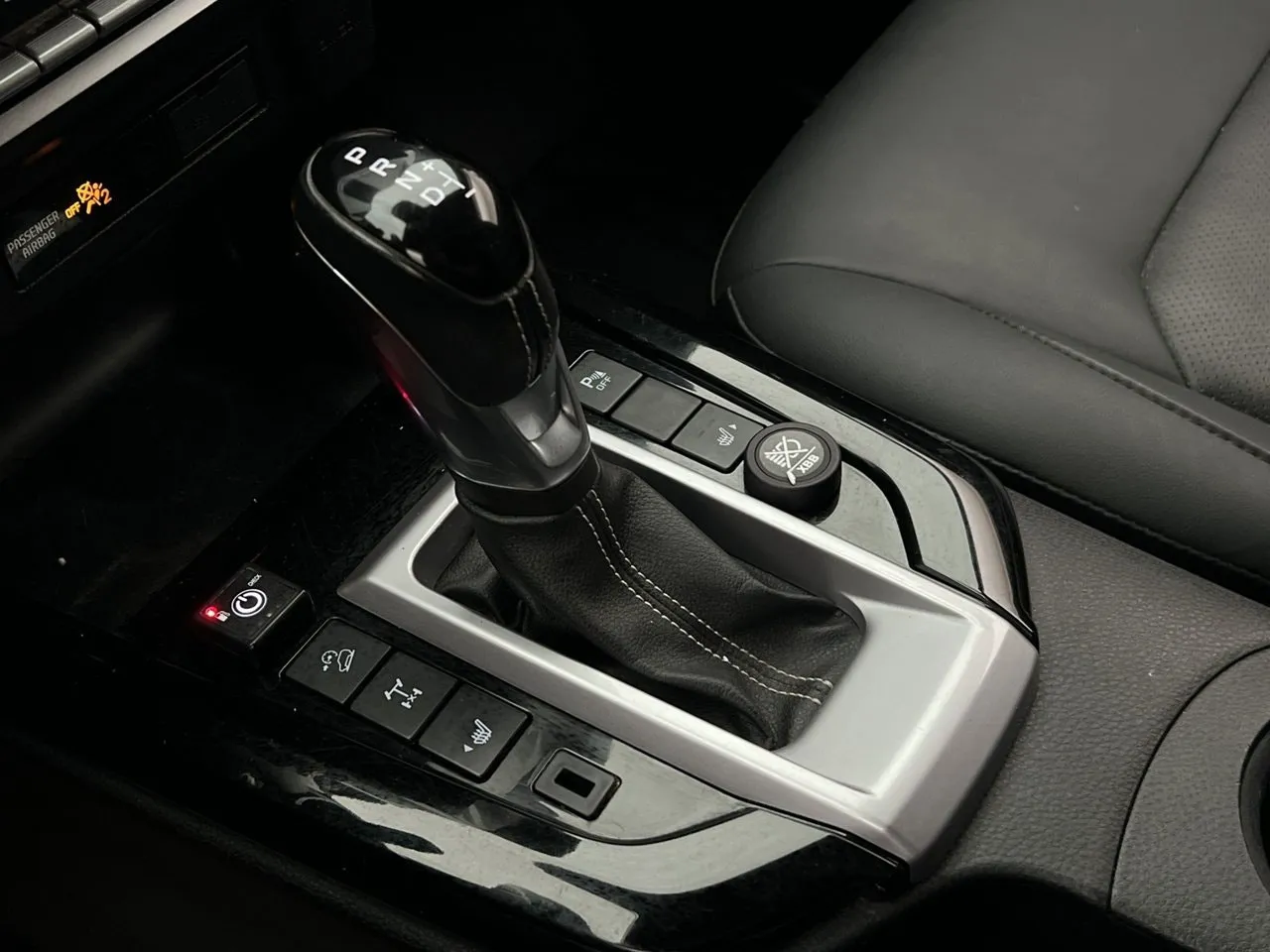 Vehicle image 27