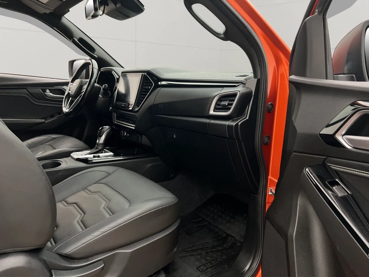 Vehicle image 30