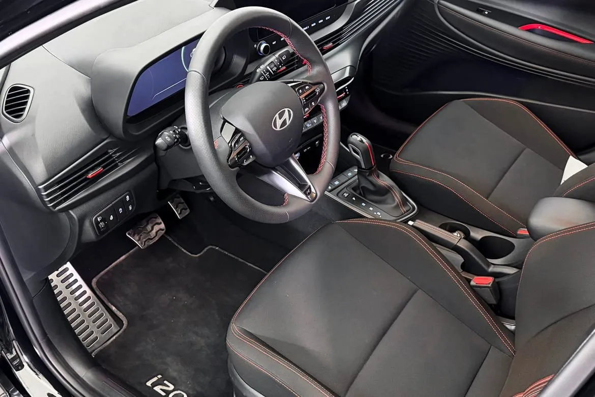 Vehicle image 3