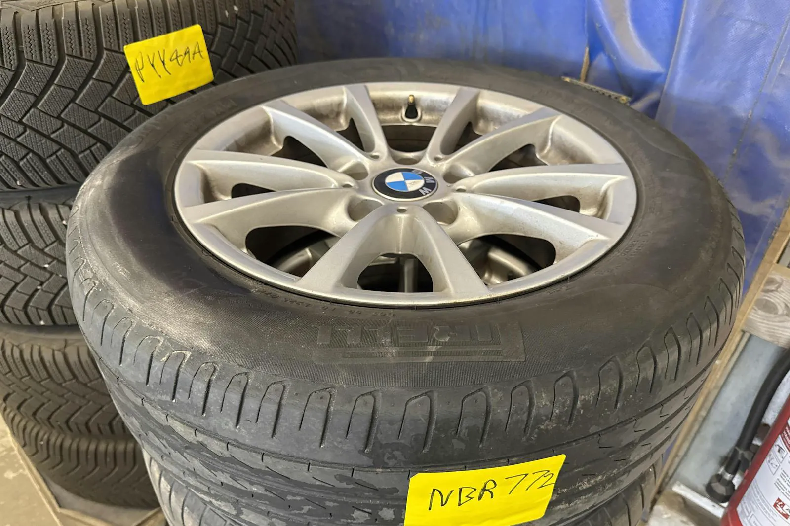 Vehicle image 14