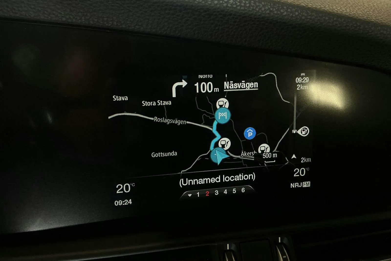Vehicle image 10