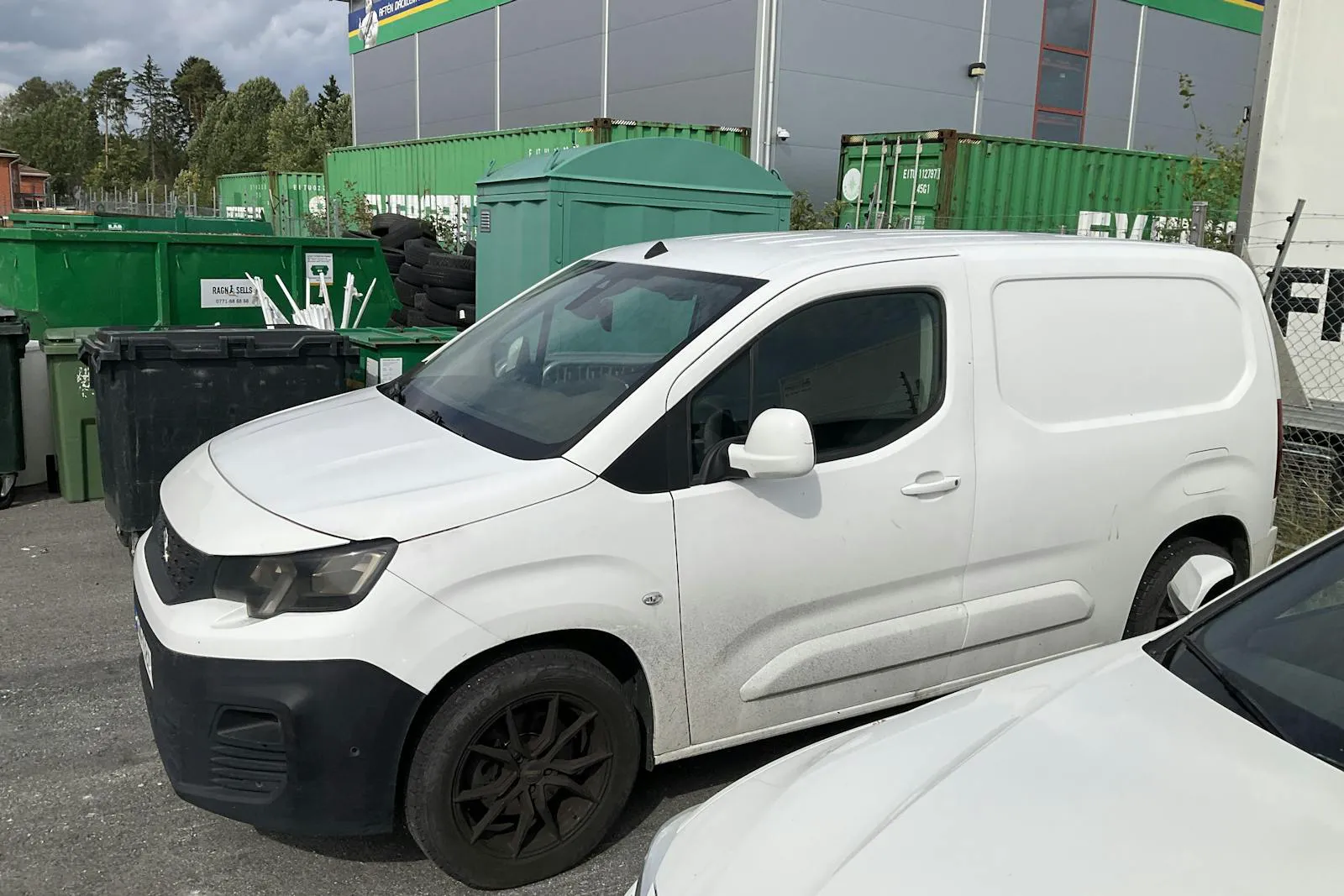 Vehicle image 2