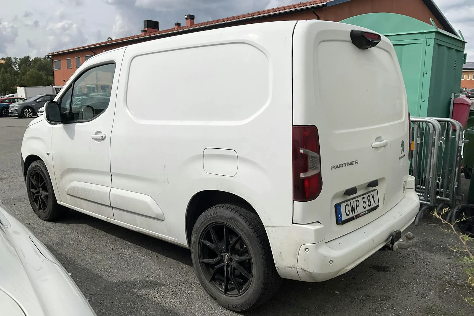 Vehicle image 5