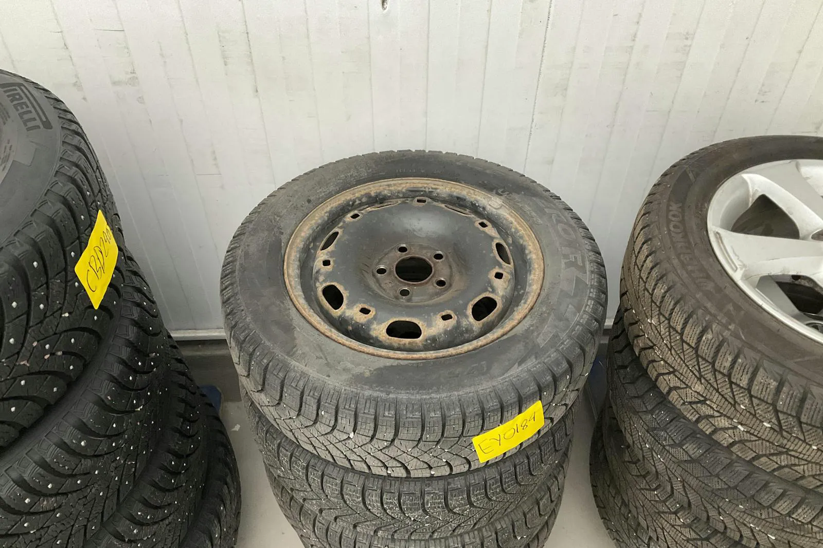 Vehicle image 15