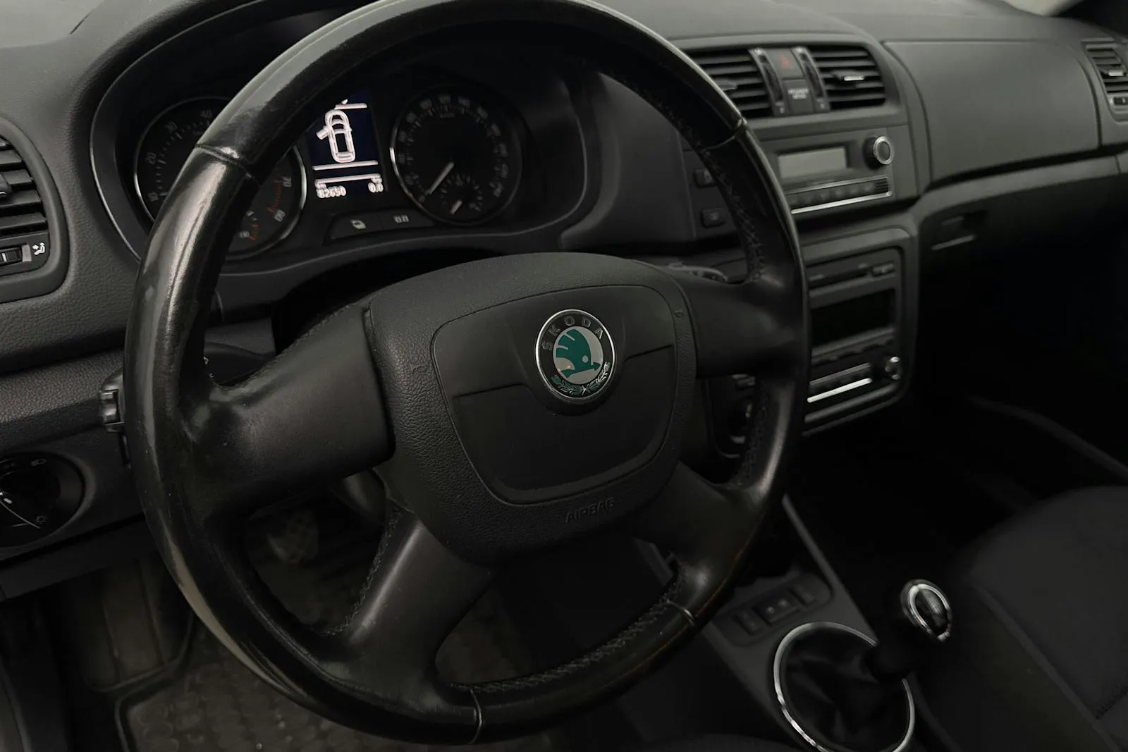 Vehicle image 12
