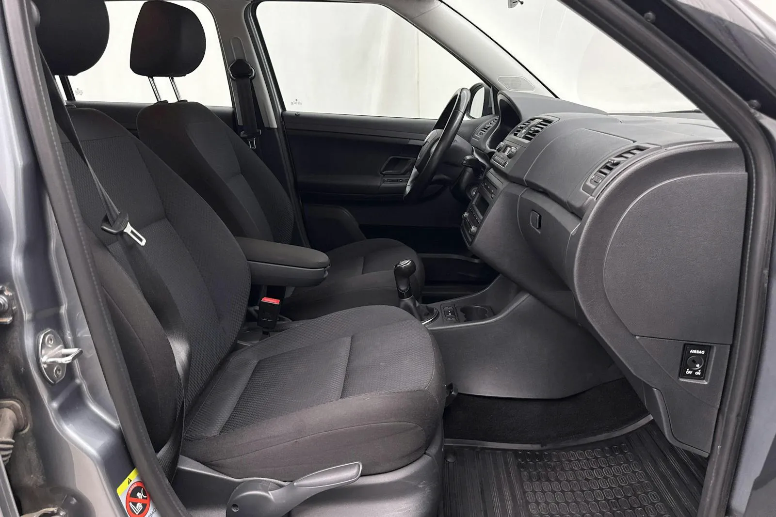 Vehicle image 6