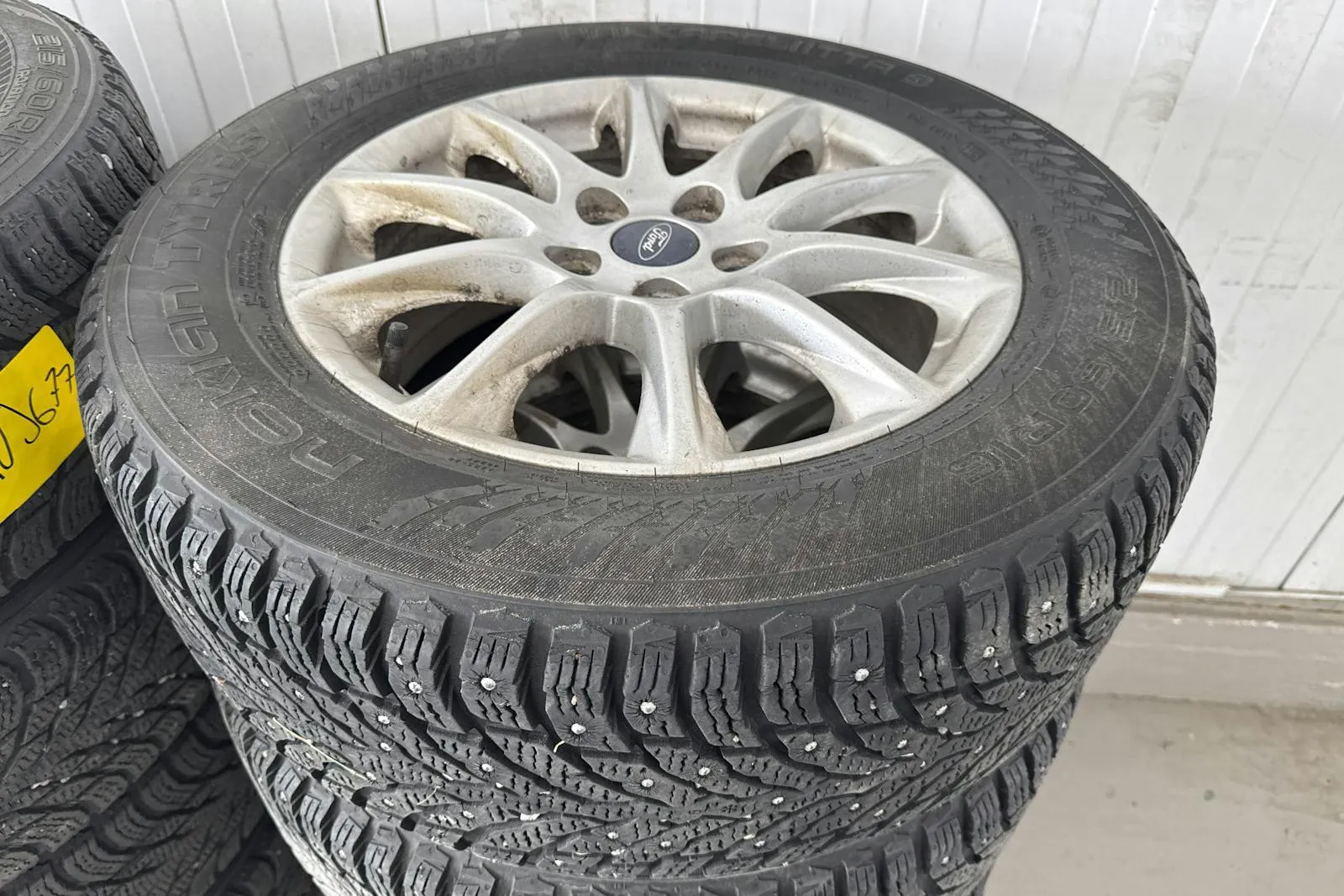 Vehicle image 18