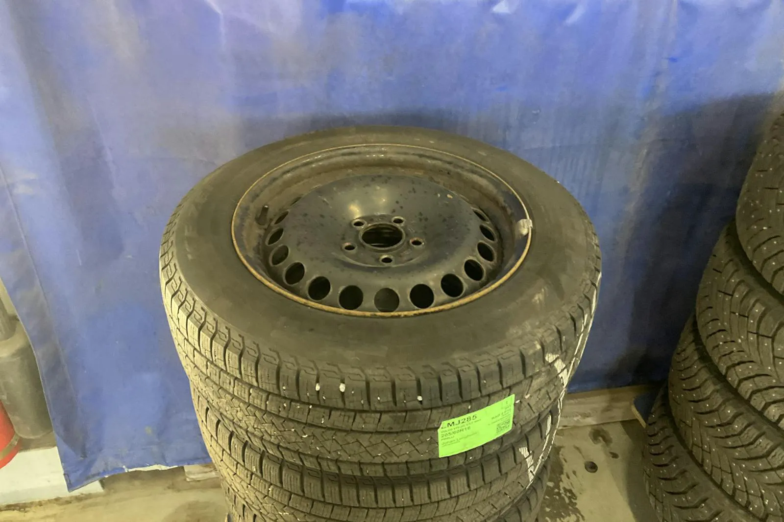 Vehicle image 14