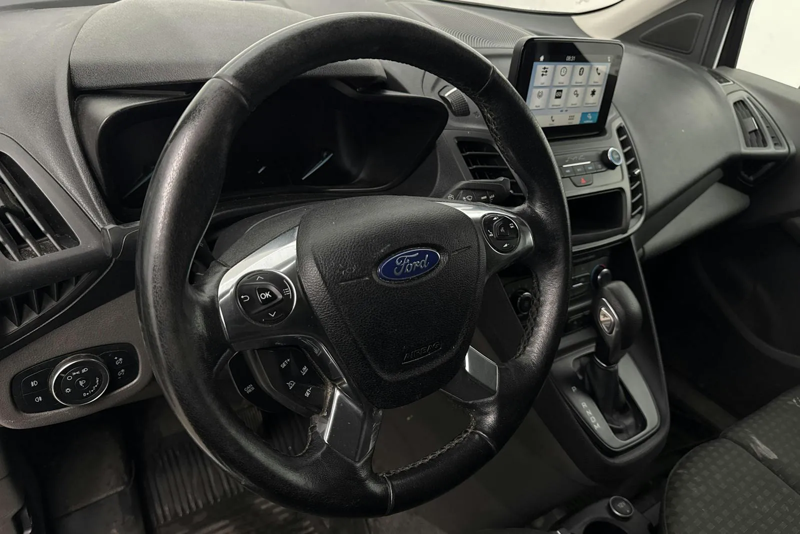 Vehicle image 15