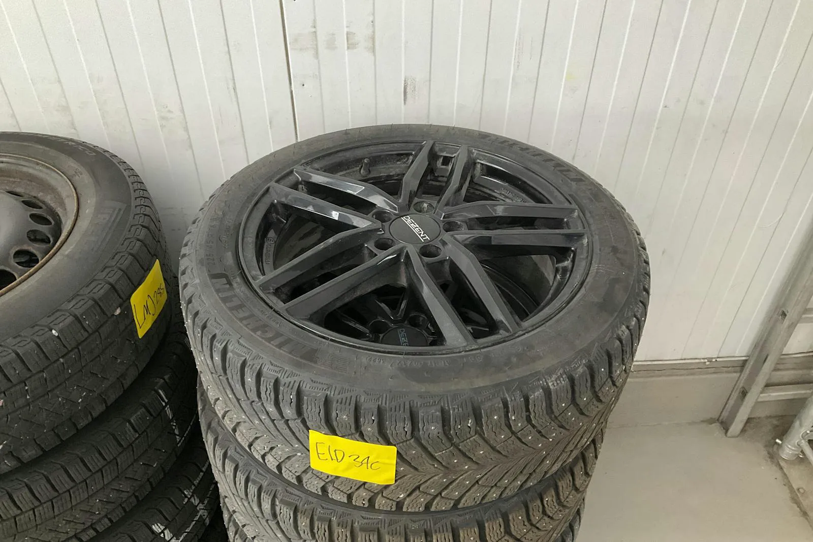 Vehicle image 18