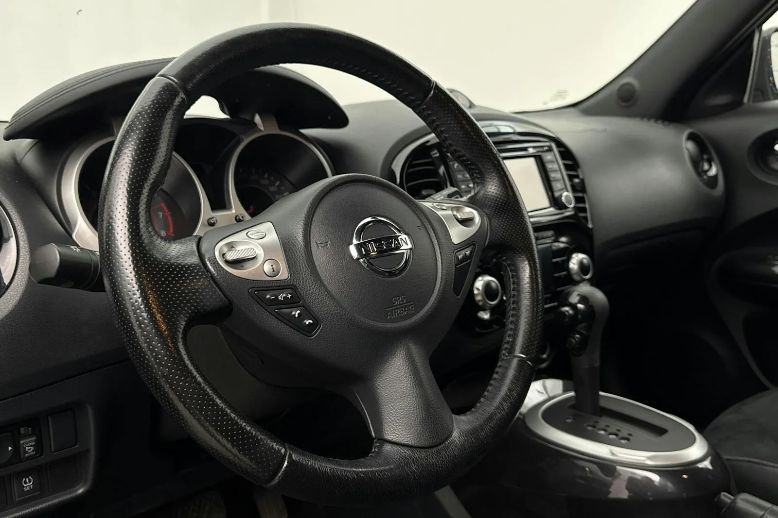 Vehicle image 14