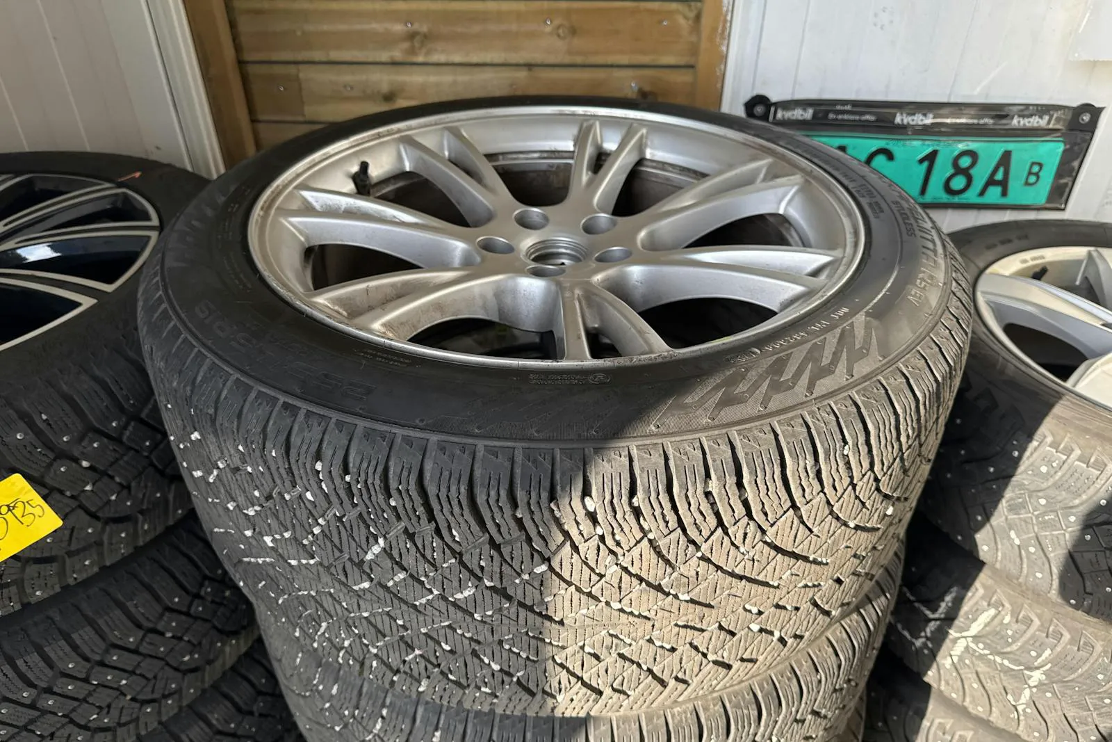 Vehicle image 22