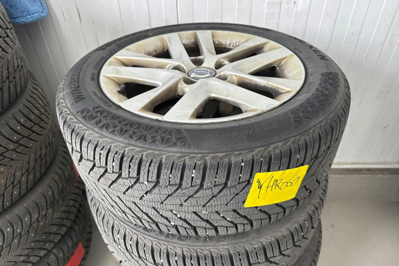 Vehicle image 14