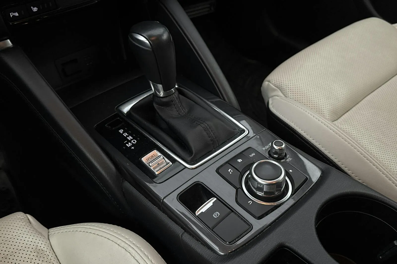 Vehicle image 14