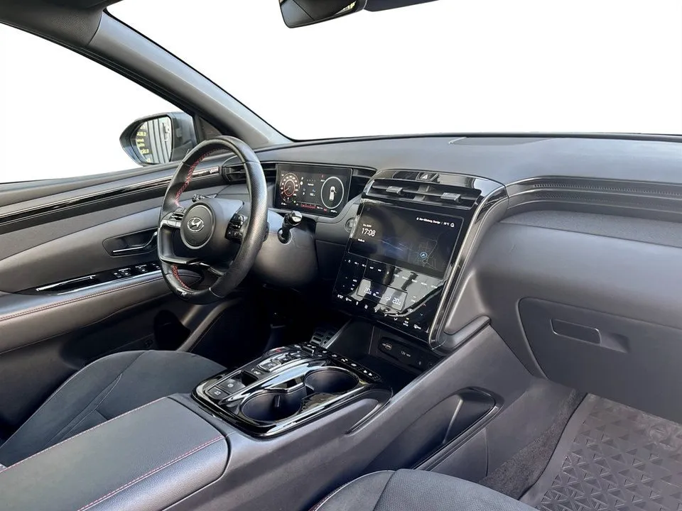 Vehicle image 14