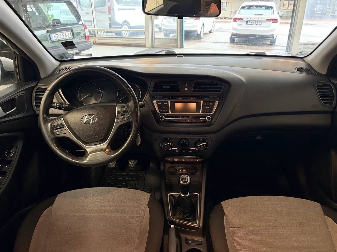 Vehicle image 9