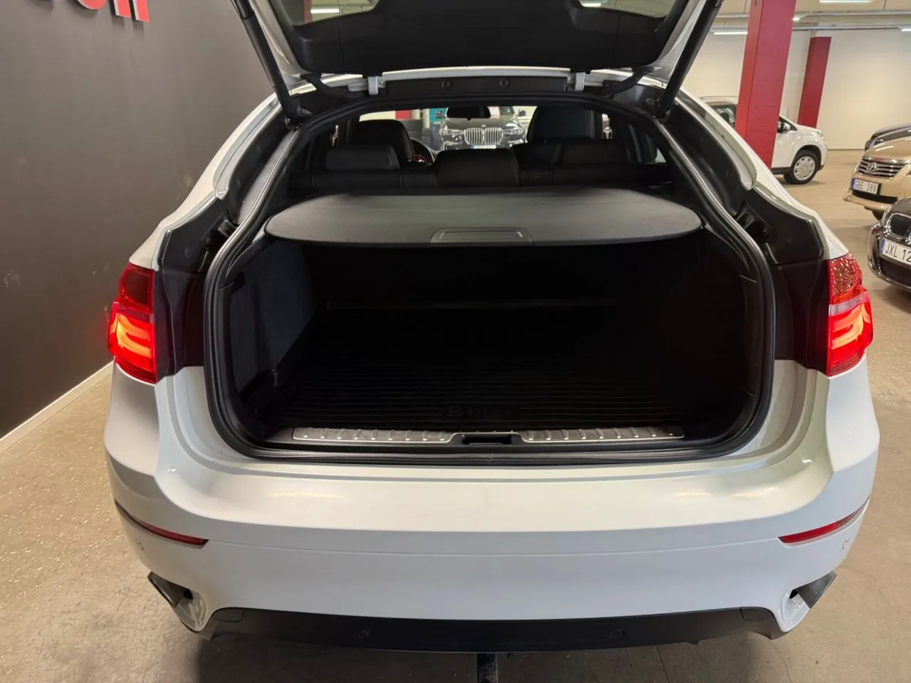 Vehicle image 9