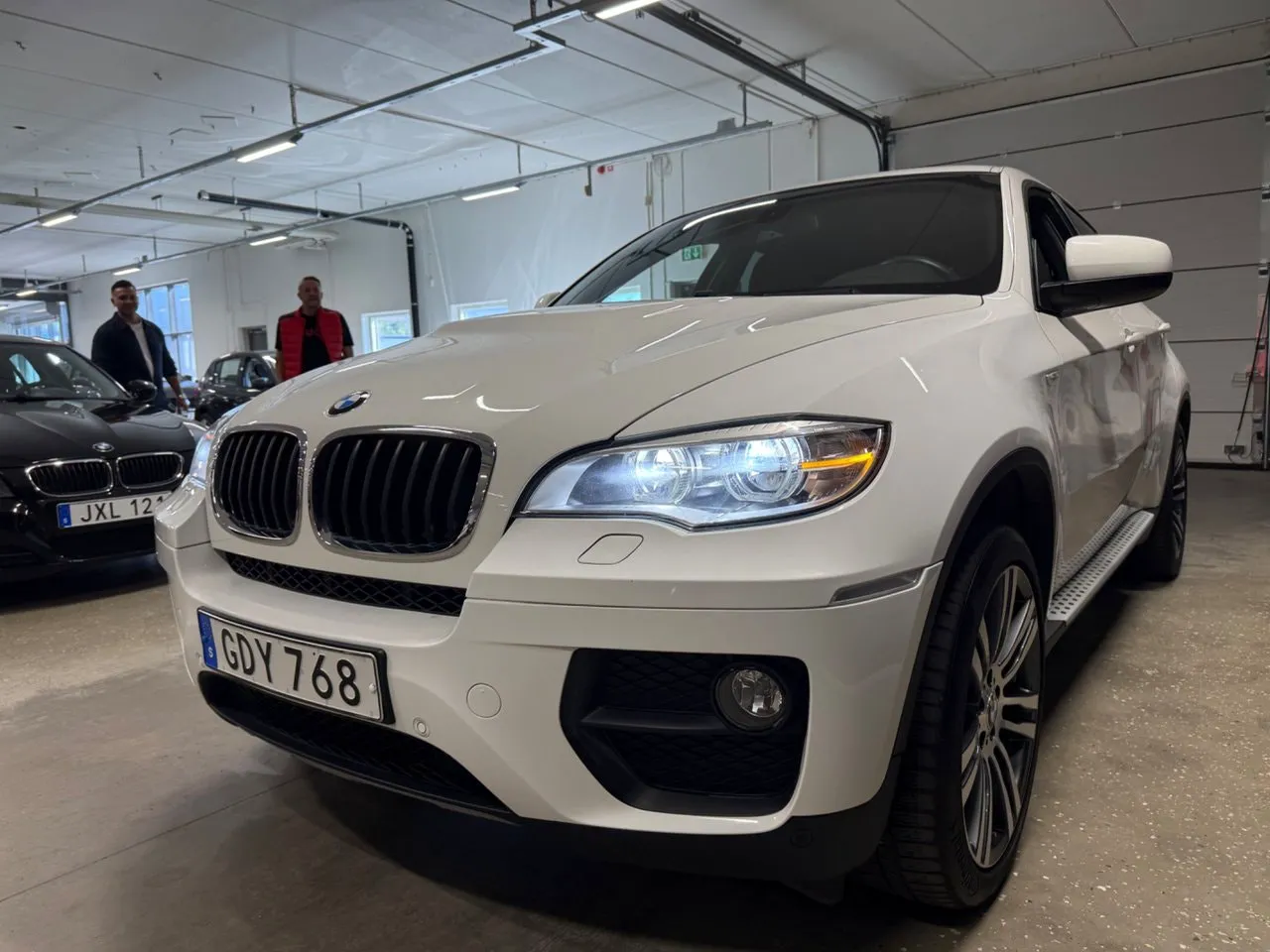 Vehicle image 7