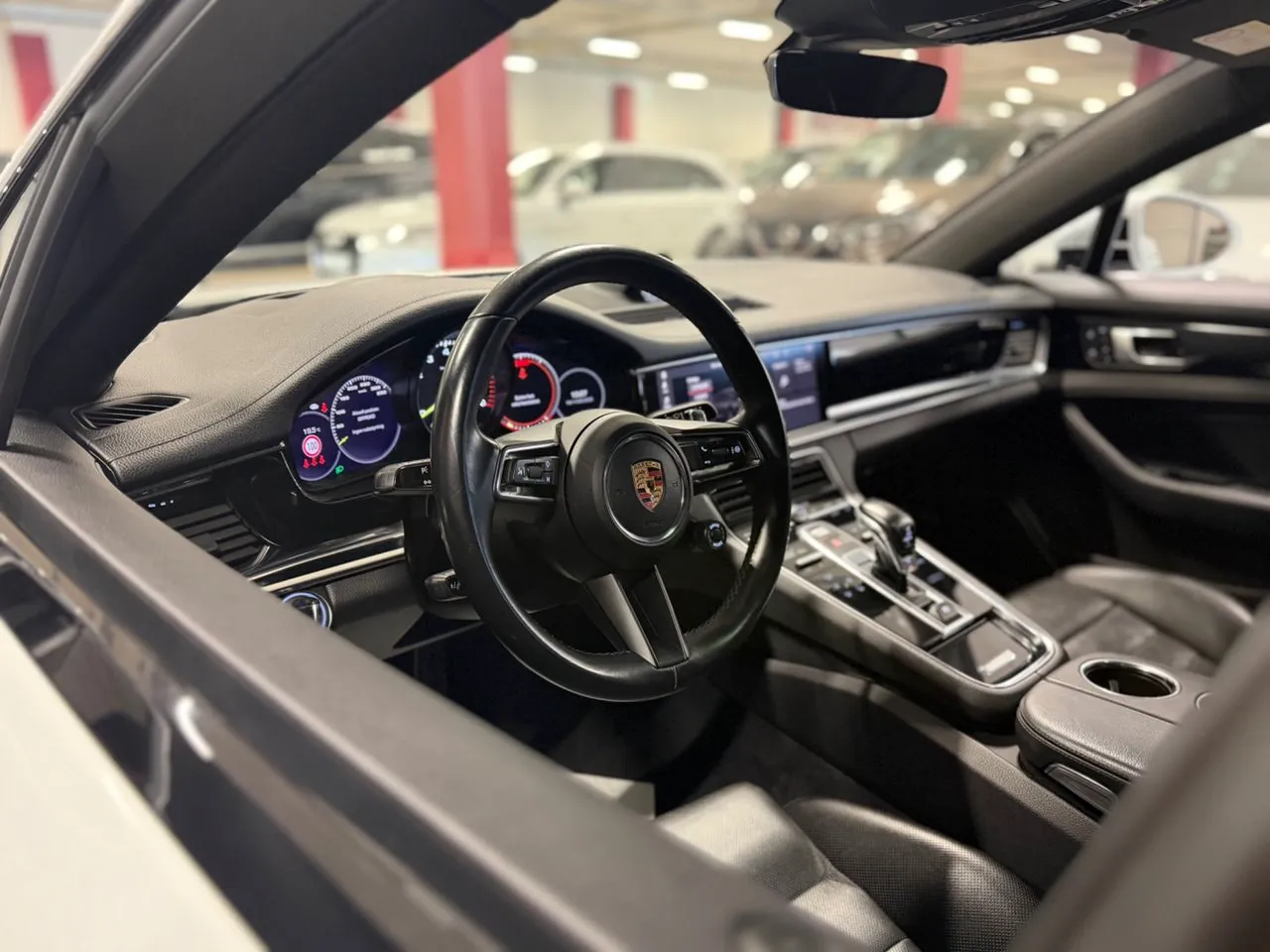 Vehicle image 14