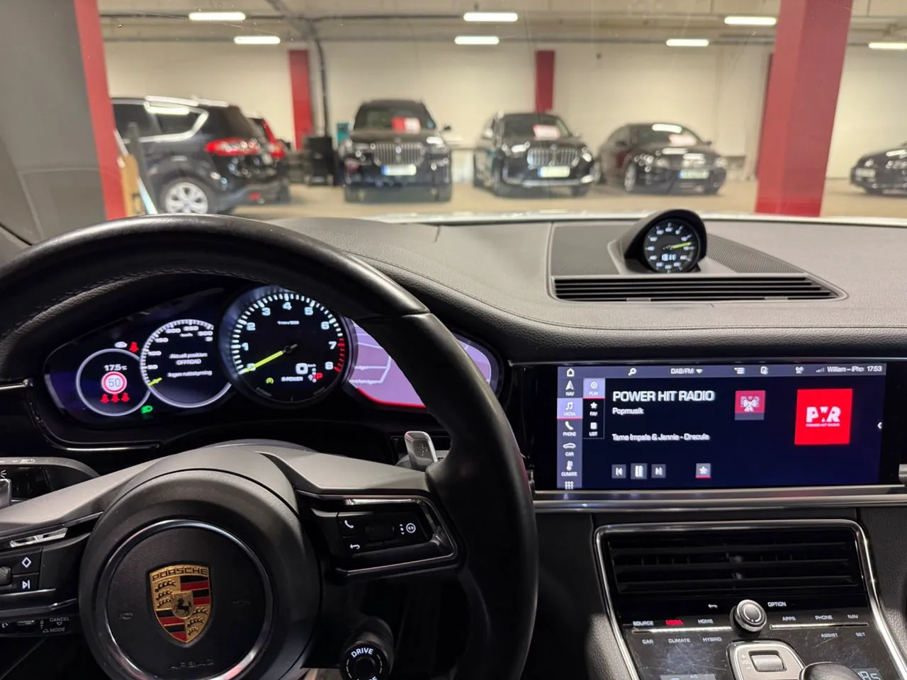 Vehicle image 21