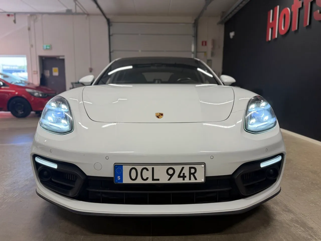 Vehicle image 6