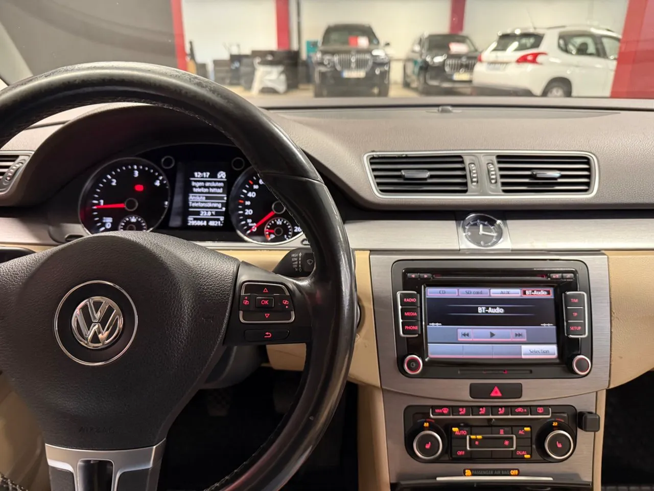 Vehicle image 18