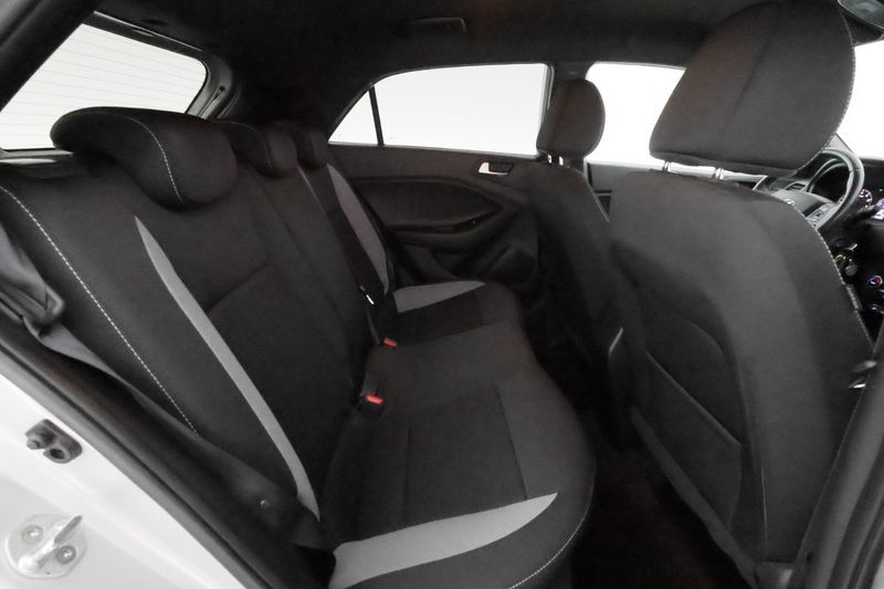 Hyundai i20 bild 17