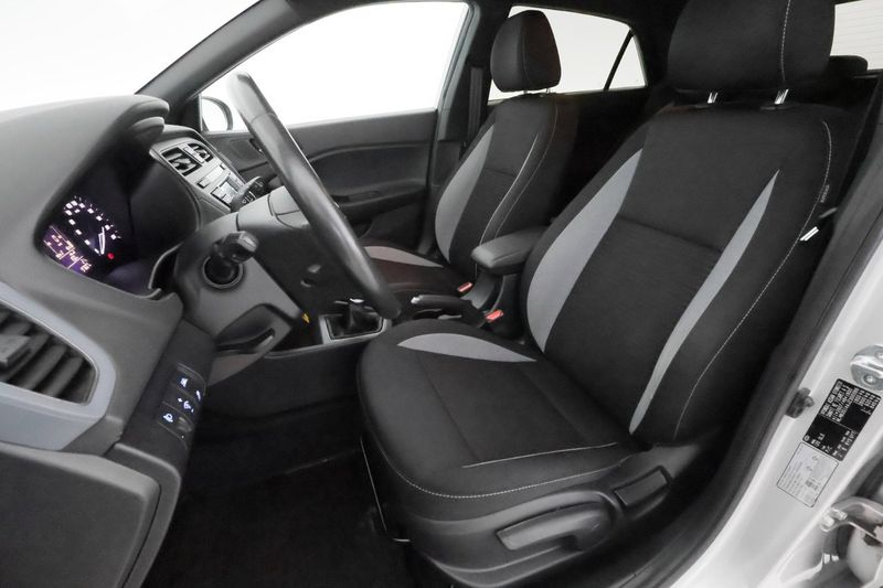Hyundai i20 bild 13