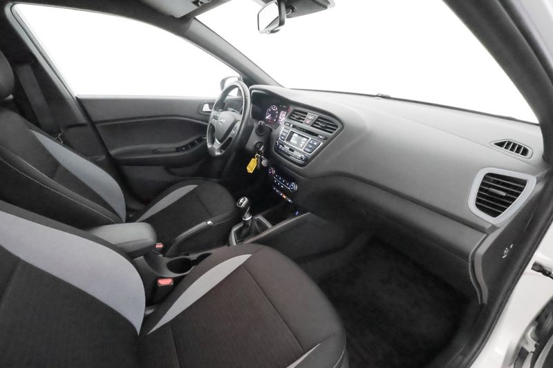 Hyundai i20 bild 15