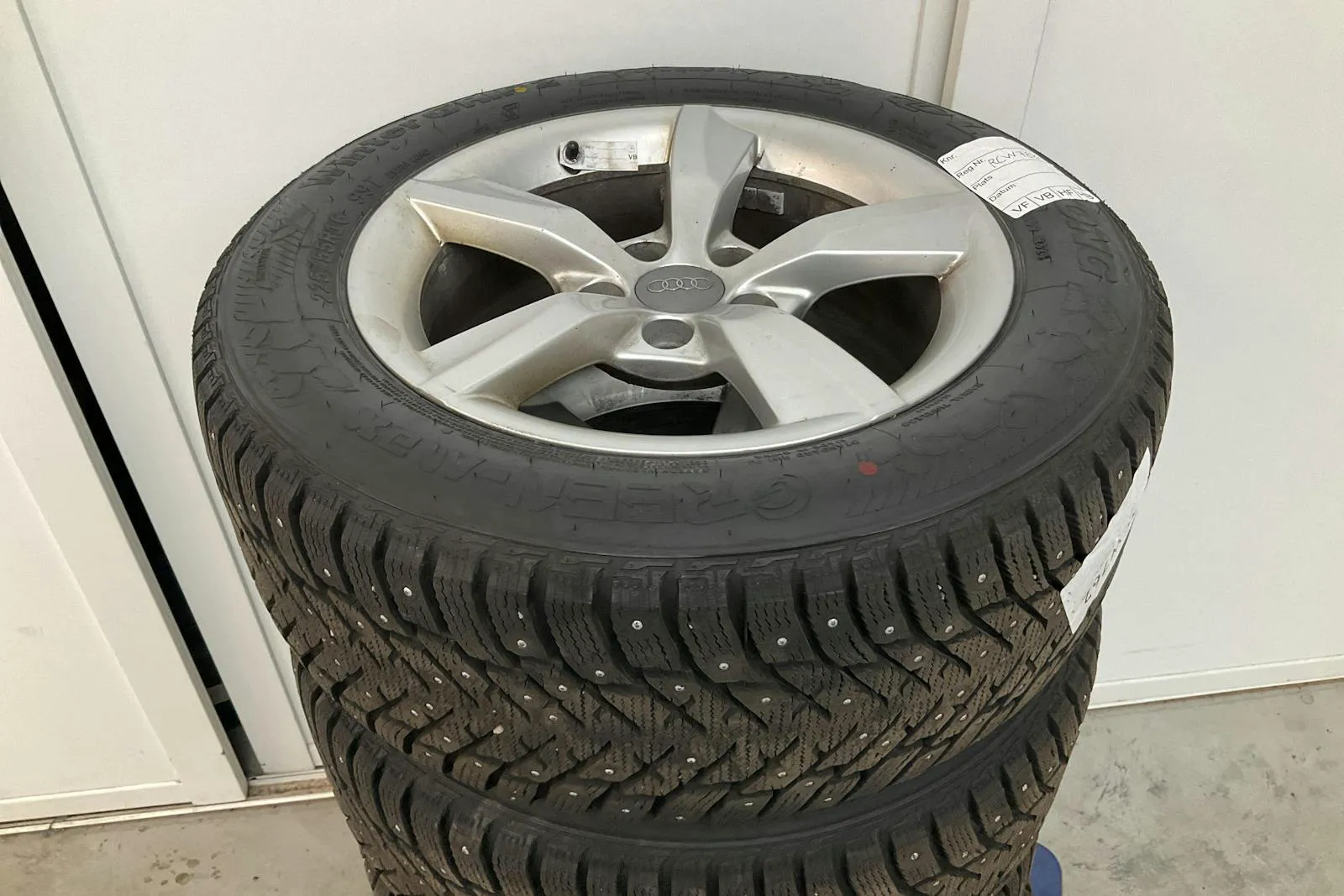 Vehicle image 11