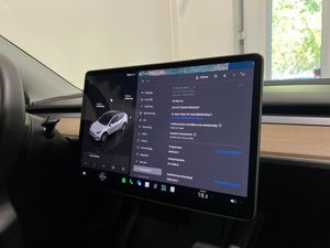 Tesla Model Y bild 19