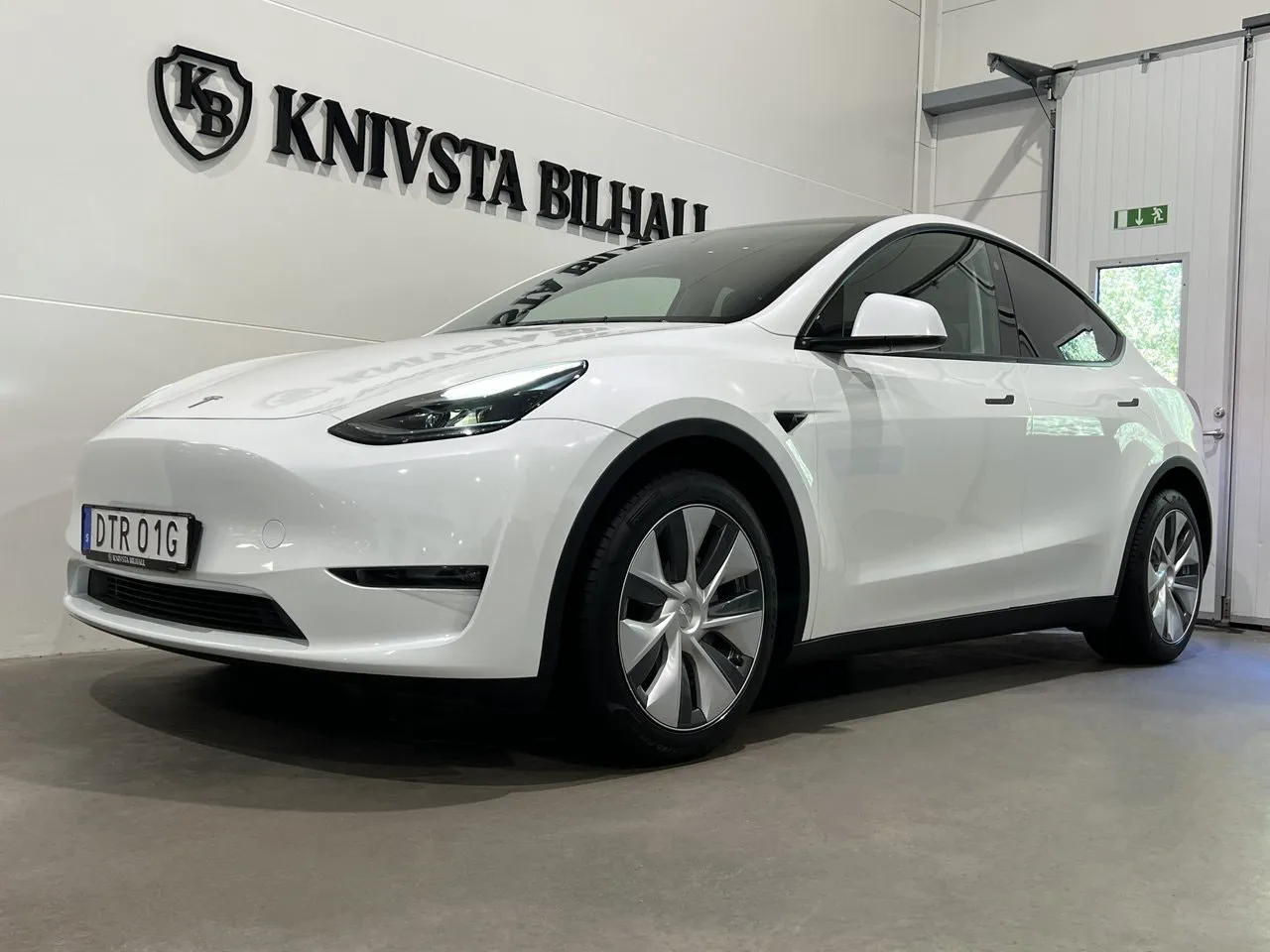 Vehicle image 25