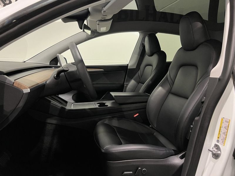 Tesla Model Y bild 7