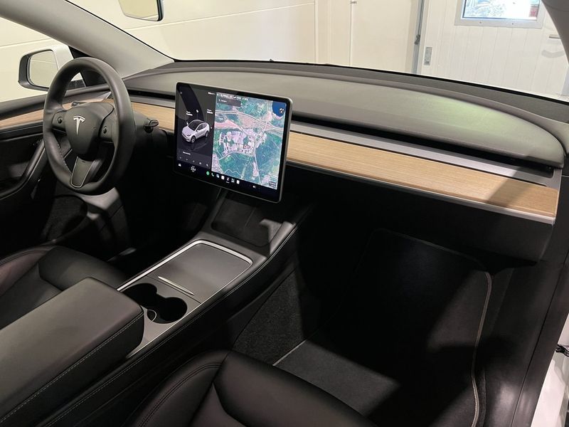 Tesla Model Y bild 14