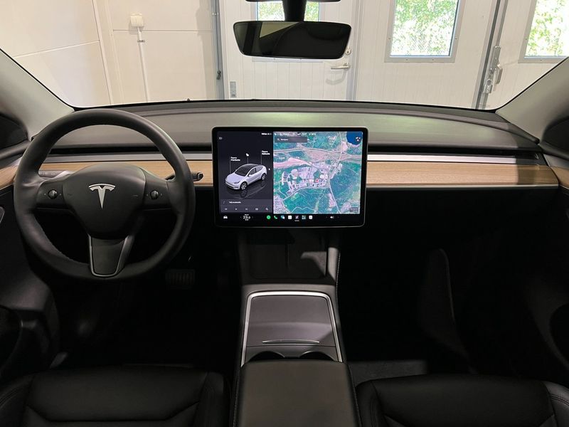 Tesla Model Y bild 15