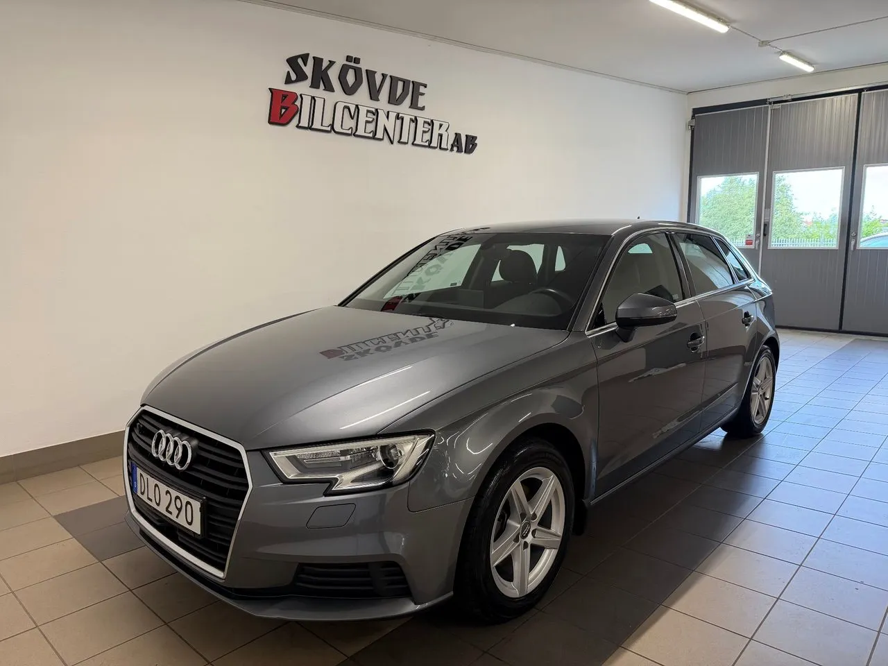 Vehicle image 1